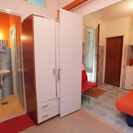 Apartment By The Sea - 14907